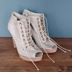 Stuart  Weitzman  heels